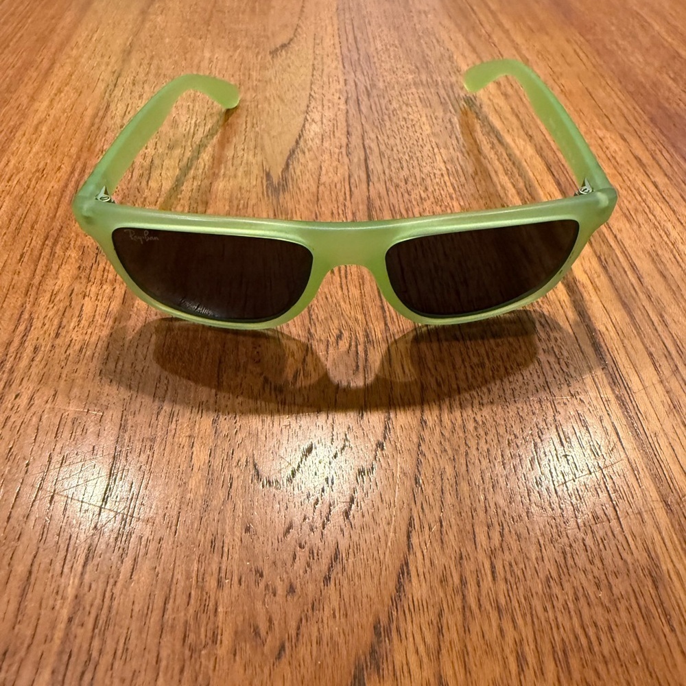 Ray-Ban RJ9057S 198/71 Junior Kid's Sunglasses 50 /15/ 130 3N - Picture 7 of 9